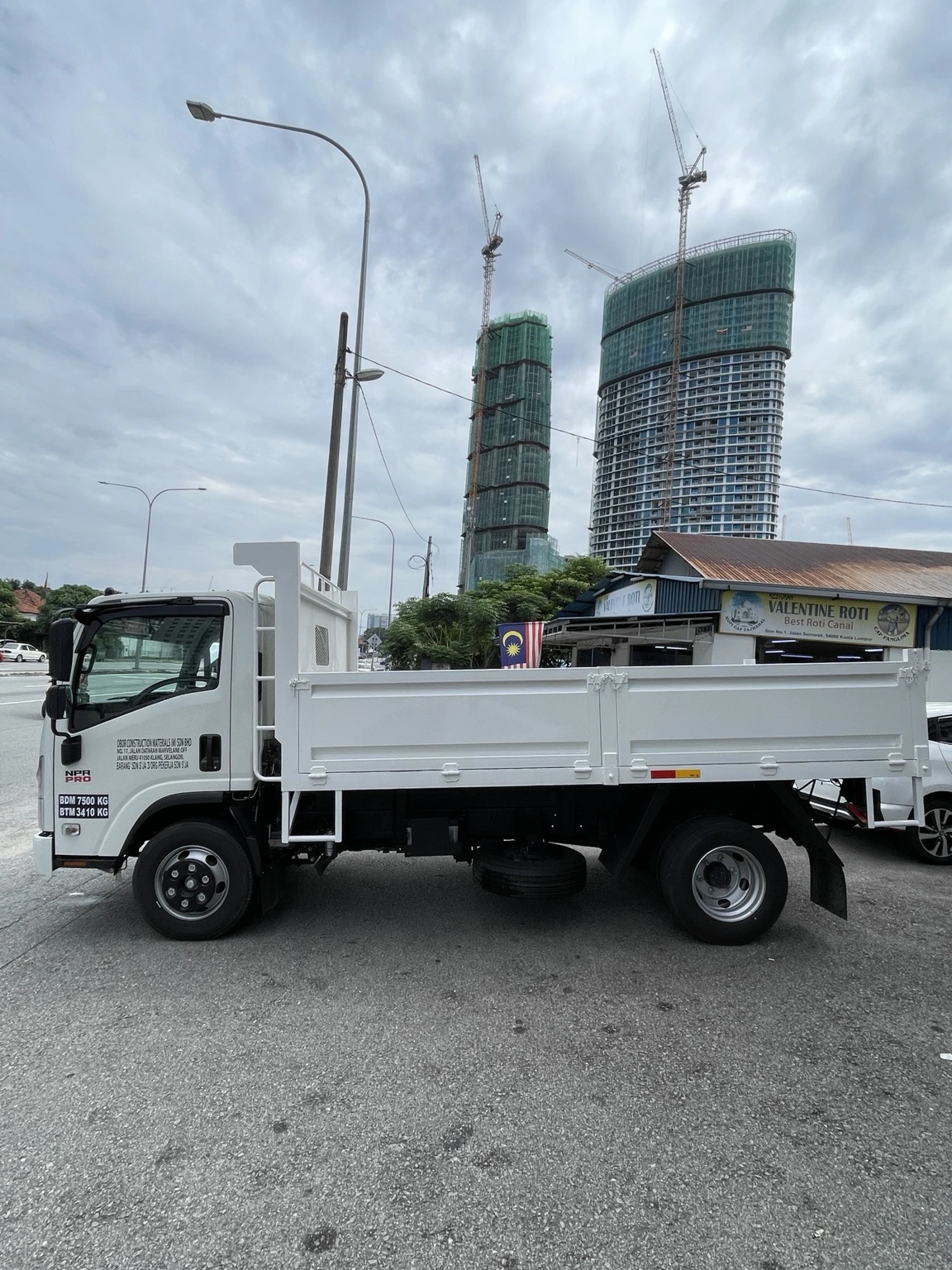 Isuzu lorry with a tipper body